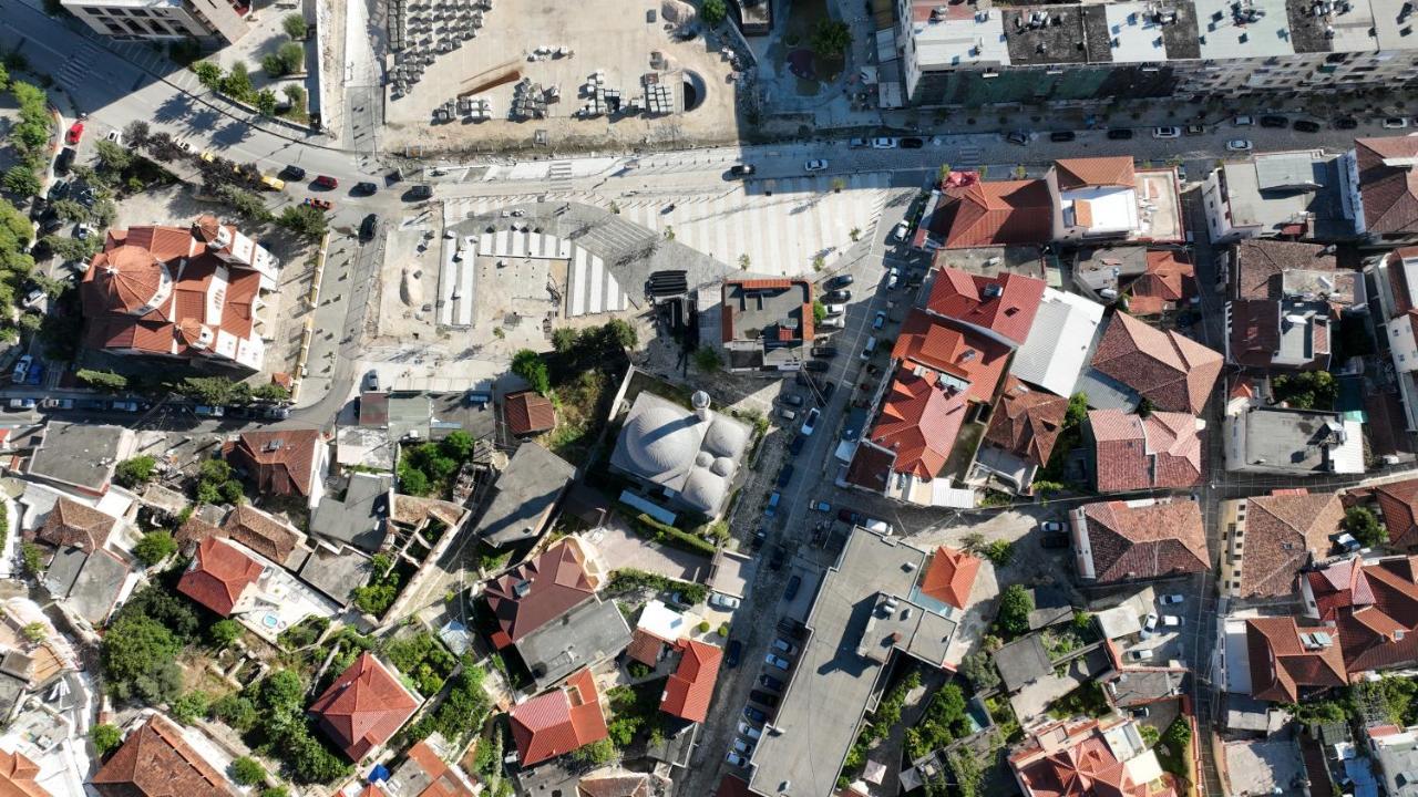 בראט Vila Fatos Qama מראה חיצוני תמונה